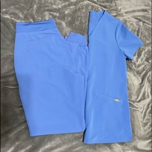 FIGS Scrubs Set